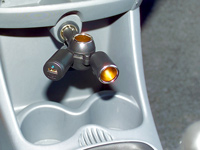; Kfz-USB-Netzteile mit 12-24-Volt-Zigarettenanzünder-Buchse 